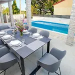 Vakantiehuis Amazing In *